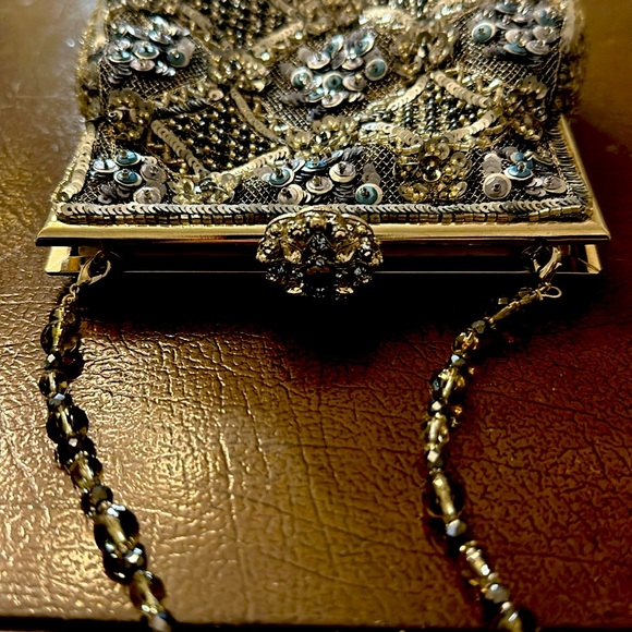 Ladies sequined and mesh evening bag by Larisa Barrera. - Picture 5 of 6